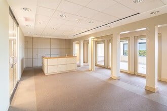 1051 Perimeter Dr, Schaumburg, IL for lease Interior Photo- Image 2 of 8