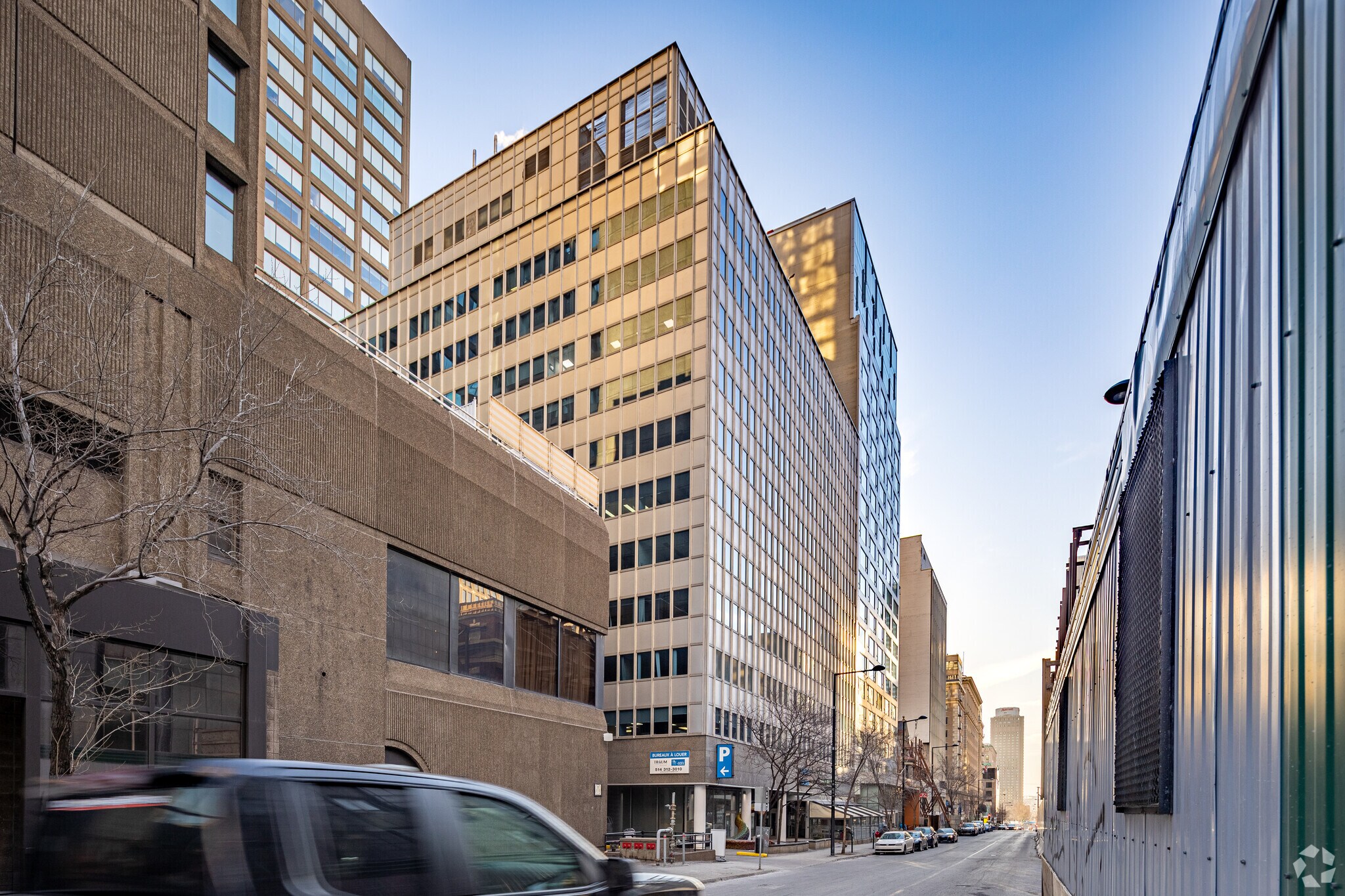 2055 Rue Peel, Montréal, QC à louer Photo du bâtiment- Image 1 de 15