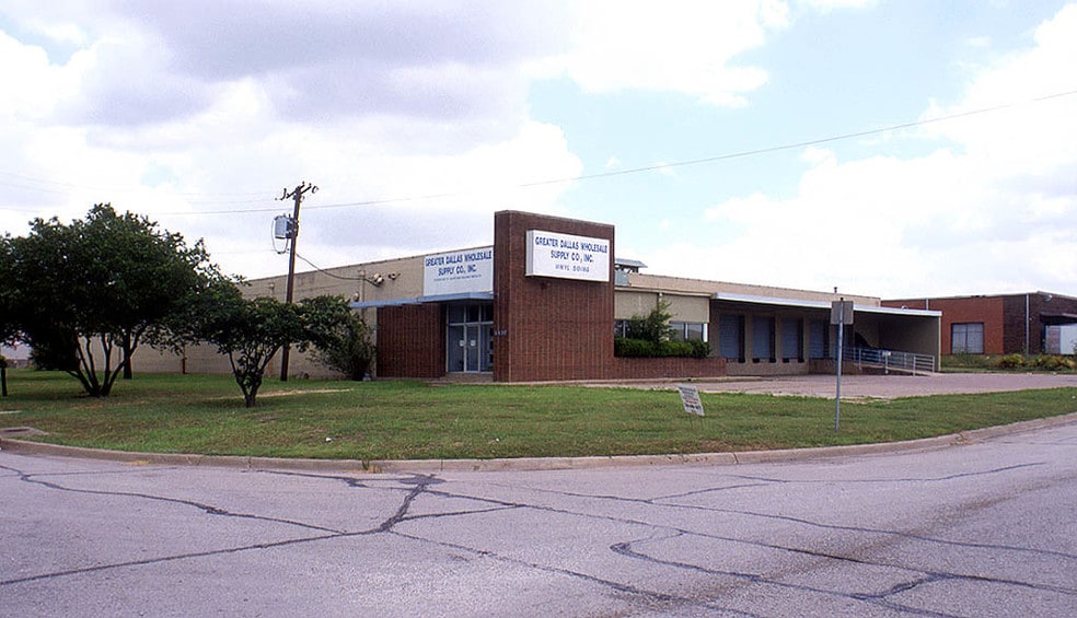 8400 Sovereign Row, Dallas, TX for sale - Building Photo - Image 3 of 8