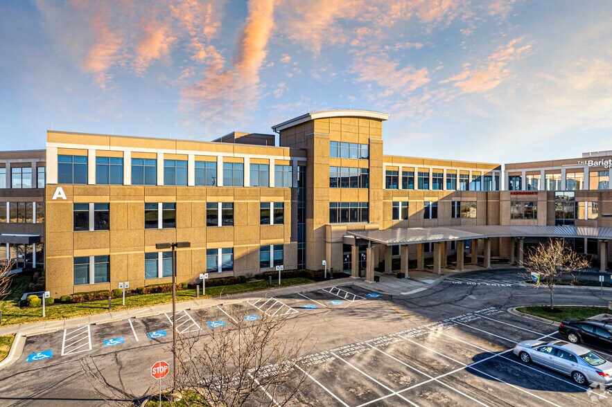 23351 Prairie Star Pky, Lenexa, KS for lease - Building Photo - Image 1 of 8