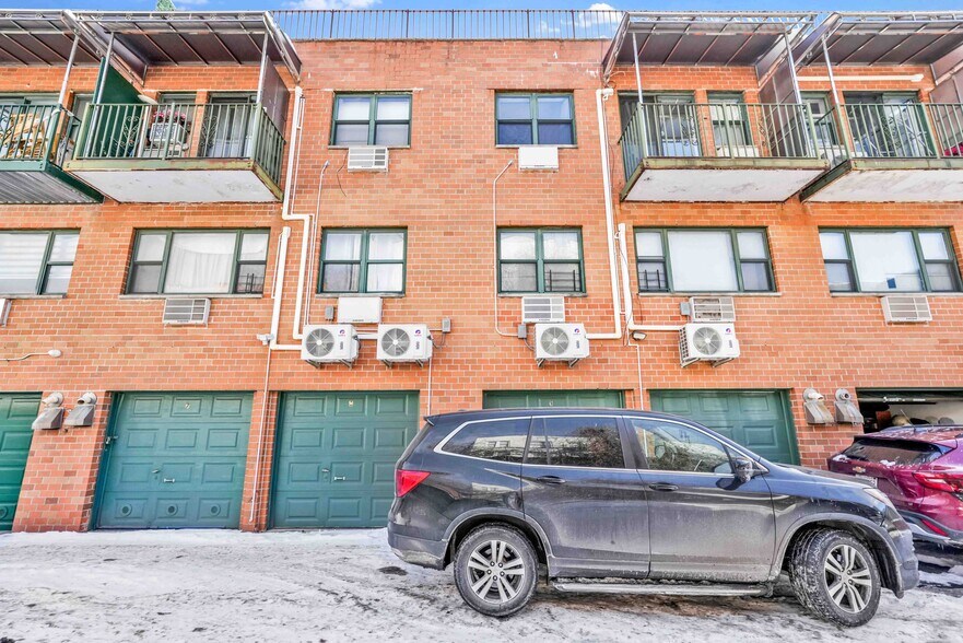 10th St Portfolio portefeuille de 3 propriétés à vendre sur LoopNet.ca - Photo du bâtiment - Image 3 de 20