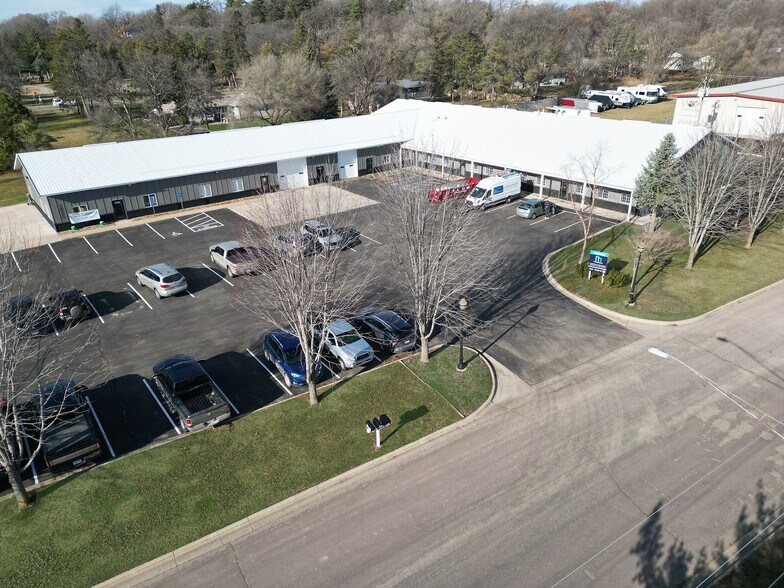 2800 1st Ave NW, Faribault, MN à louer - Photo du bâtiment - Image 2 de 9