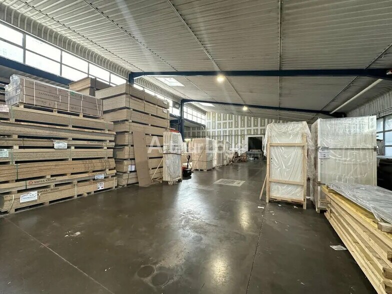 Flex in Reims for lease - Building Photo - Image 3 of 10