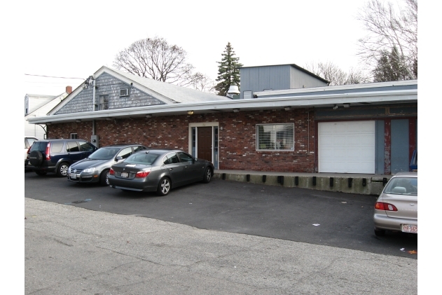 72 Ledge St, Central Falls, RI à vendre - Photo principale - Image 1 de 1