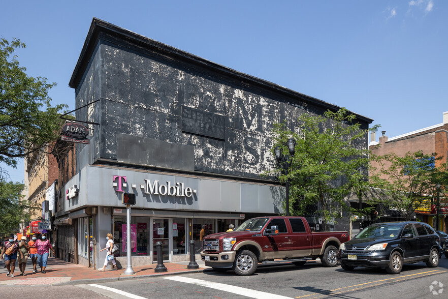 201-205 Broad St, Elizabeth, NJ for lease - Building Photo - Image 2 of 15