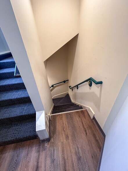 30 N Lincoln St, Batavia, IL à louer - Photo intérieure - Image 3 de 49