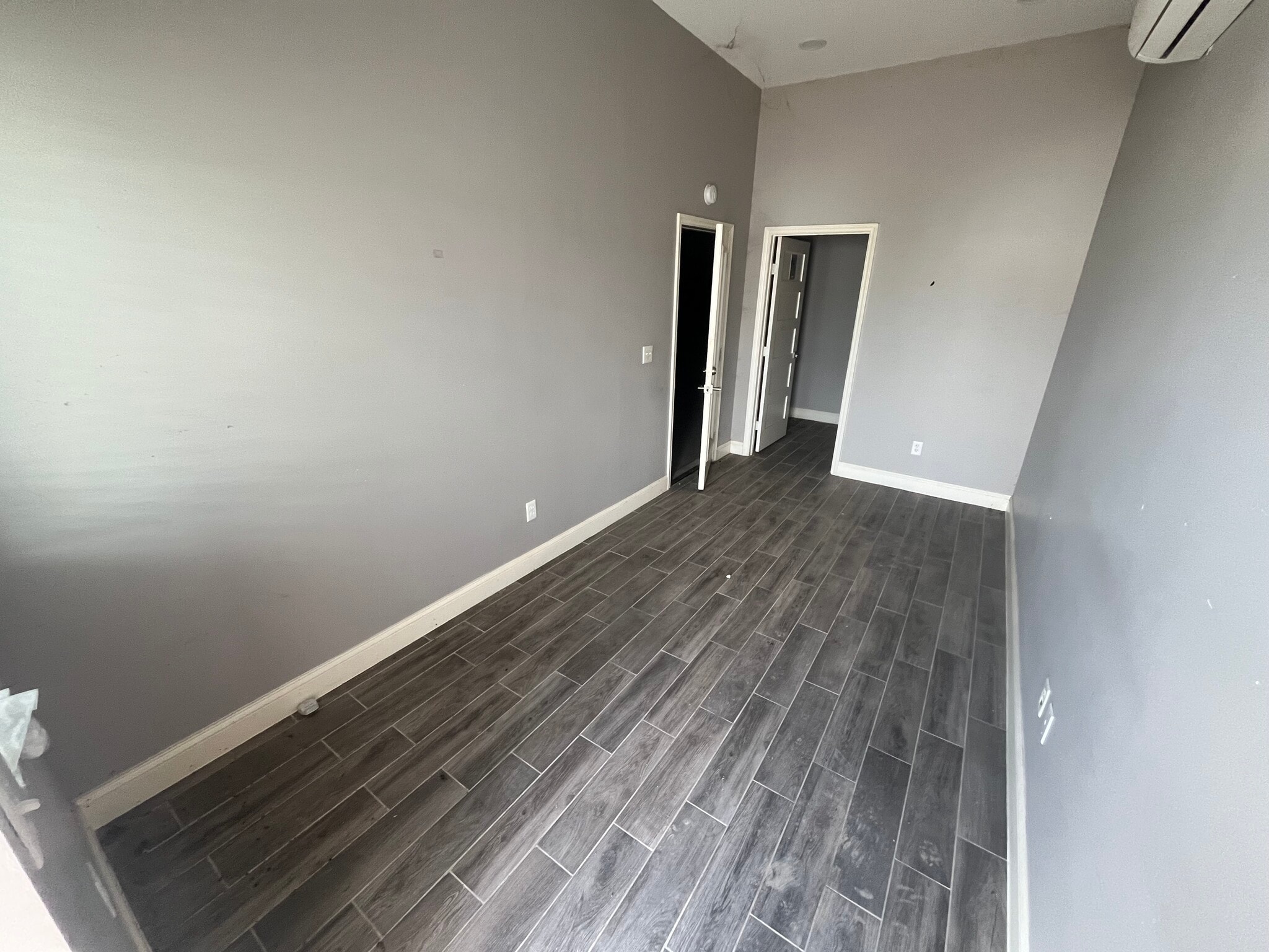 1630 Seaborn Rd, Ponder, TX for lease Interior Photo- Image 1 of 6