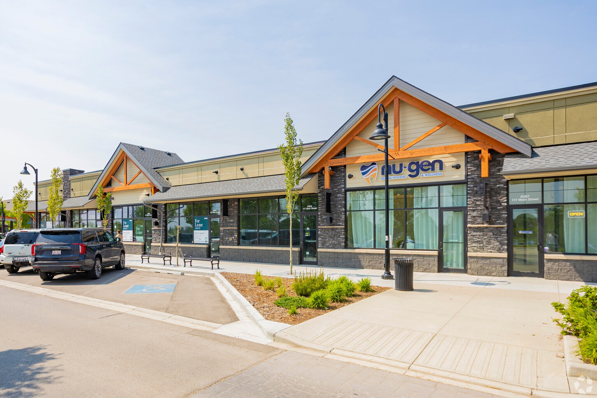 330 Marina Dr, Chestermere, AB à louer Photo du bâtiment- Image 1 de 4