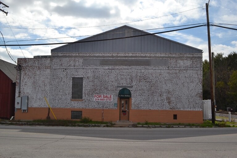 418 W Kirkham Rd, Litchfield, IL for sale Primary Photo- Image 1 of 3