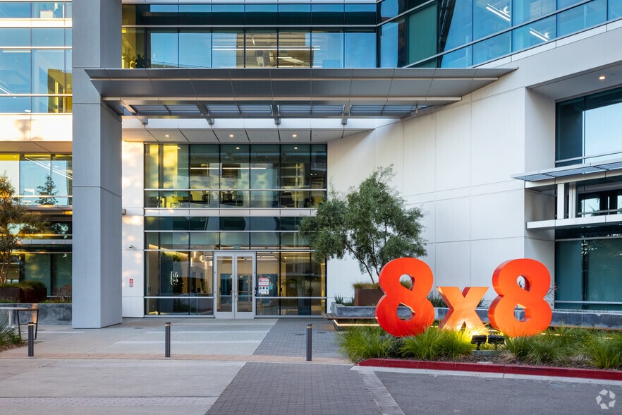 675 Creekside Way, Campbell, CA for lease - Building Photo - Image 3 of 7