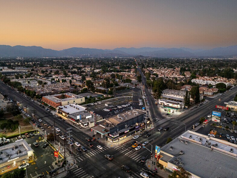 9110 Van Nuys Blvd, Panorama City, CA à louer - Photo du bâtiment - Image 1 de 12