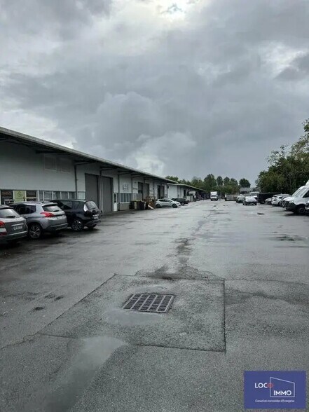 Flex in Le Haillan for lease - Building Photo - Image 1 of 6