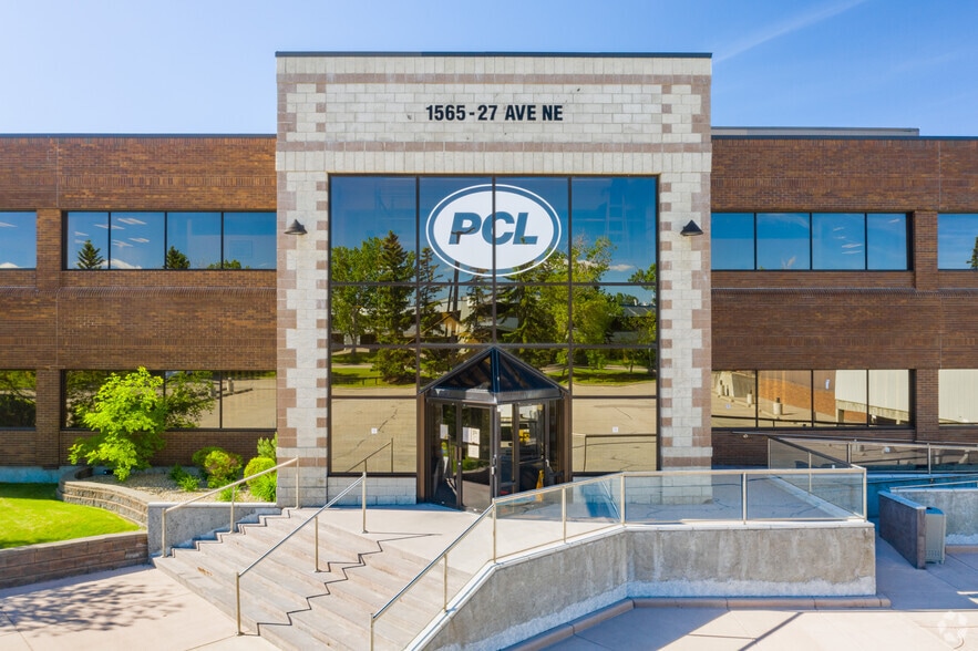 2609 15 St NE, Calgary, AB for lease - Building Photo - Image 3 of 13