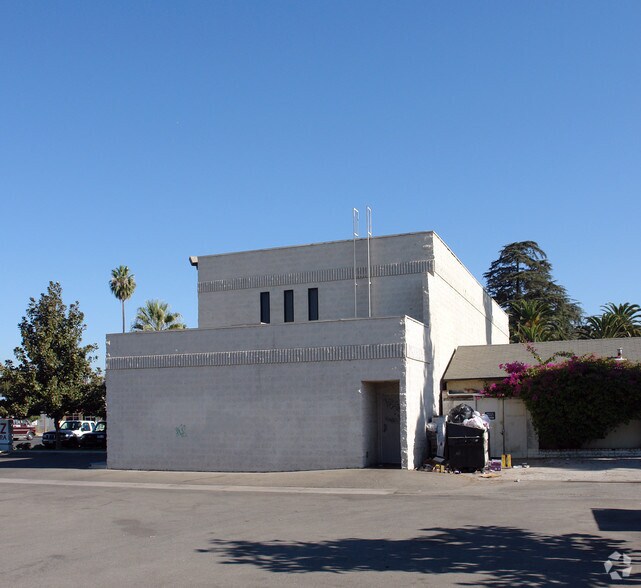9590 Magnolia Ave, Riverside, CA à louer - Photo du bâtiment - Image 3 de 14