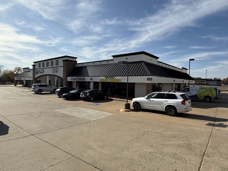 3431 S Boulevard St, Edmond, OK for lease - Building Photo - Image 2 of 4