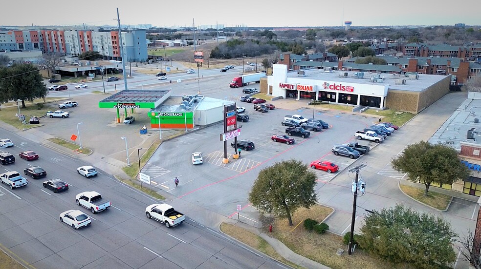 726 W Pioneer Pky, Grand Prairie, TX à louer - Aérien - Image 2 de 5