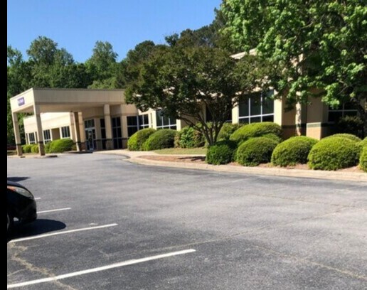 2355 W Arlington Blvd, Greenville, NC à vendre - Photo du bâtiment - Image 2 de 2