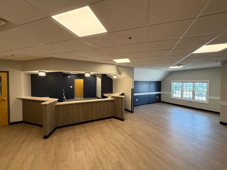 85 Worcester Rd, Framingham, MA for lease - Interior Photo - Image 3 of 13