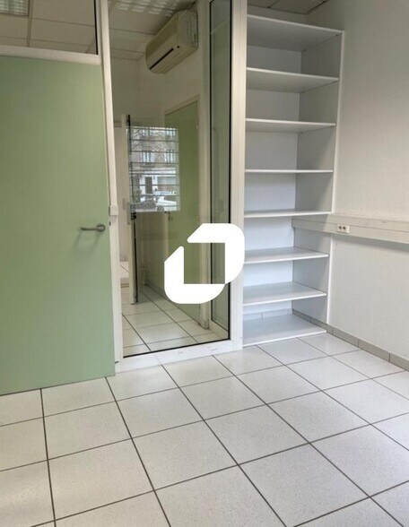 Bureau dans Grenoble à louer - Photo intérieure - Image 3 de 8