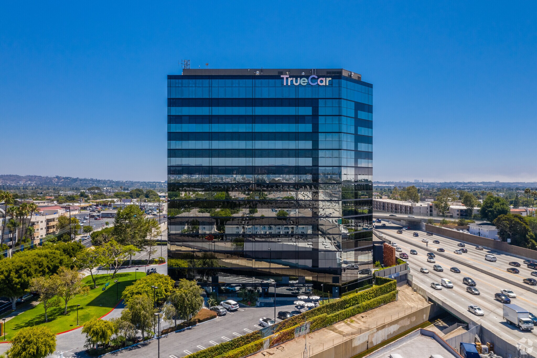 3415 S sepulveda Blvd, Los Angeles, CA à louer Photo principale- Image 1 de 12