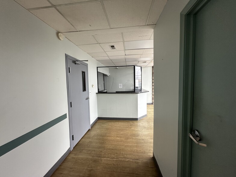 6338 S Pulaski Rd, Chicago, IL for lease - Building Photo - Image 2 of 21