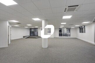 Plus de détails pour 20 Rue Troyon, Sèvres - Bureau, Local d'activités à louer
