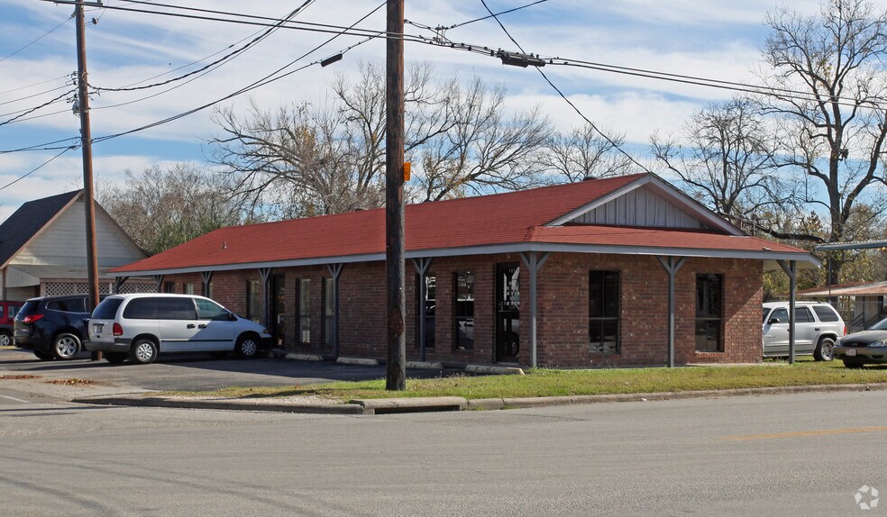 101-103 Kerry Rd, Highlands, TX for sale - Primary Photo - Image 1 of 2