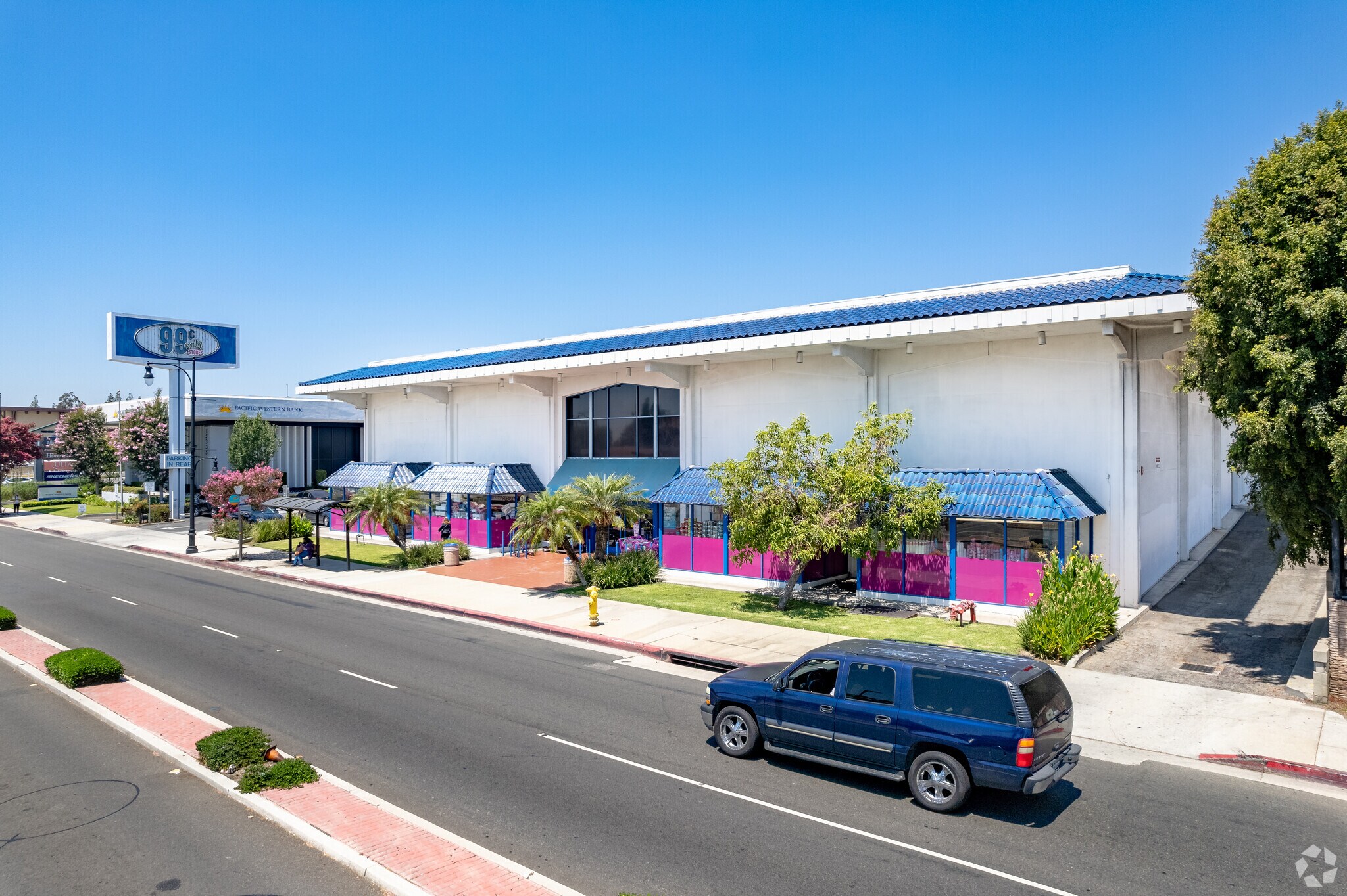 15345 Whittier Blvd, Whittier, CA for lease Primary Photo- Image 1 of 8