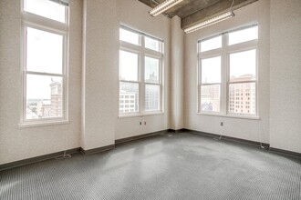 420 Throckmorton St, Fort Worth, TX for lease Interior Photo- Image 2 of 5