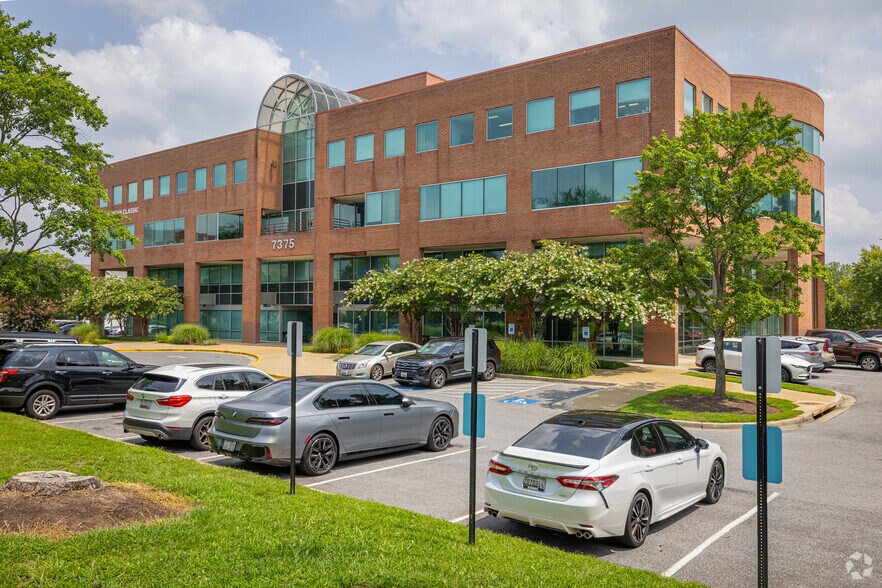 7375 Executive Pl, Lanham, MD à louer - Photo du bâtiment - Image 3 de 16