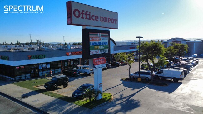 Plus de détails pour 12900-12902 Foothill Blvd, Sylmar, CA - Commerce de détail à louer