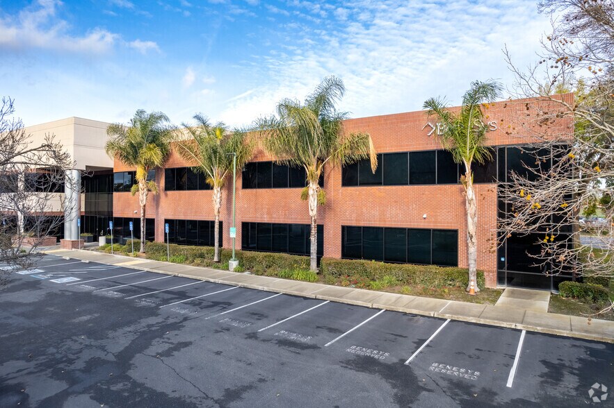 7180 Koll Center Pky, Pleasanton, CA à louer - Photo du bâtiment - Image 3 de 6