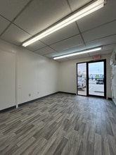 2131-2163 Corzine Dr, Arlington, TX for lease Interior Photo- Image 2 of 5