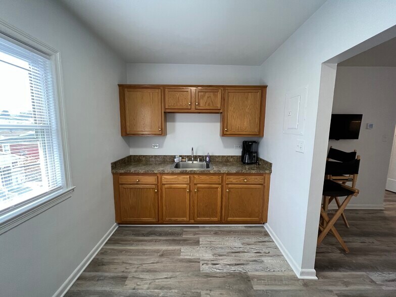 301 7th St SW, Charlottesville, VA for sale - Building Photo - Image 2 of 9