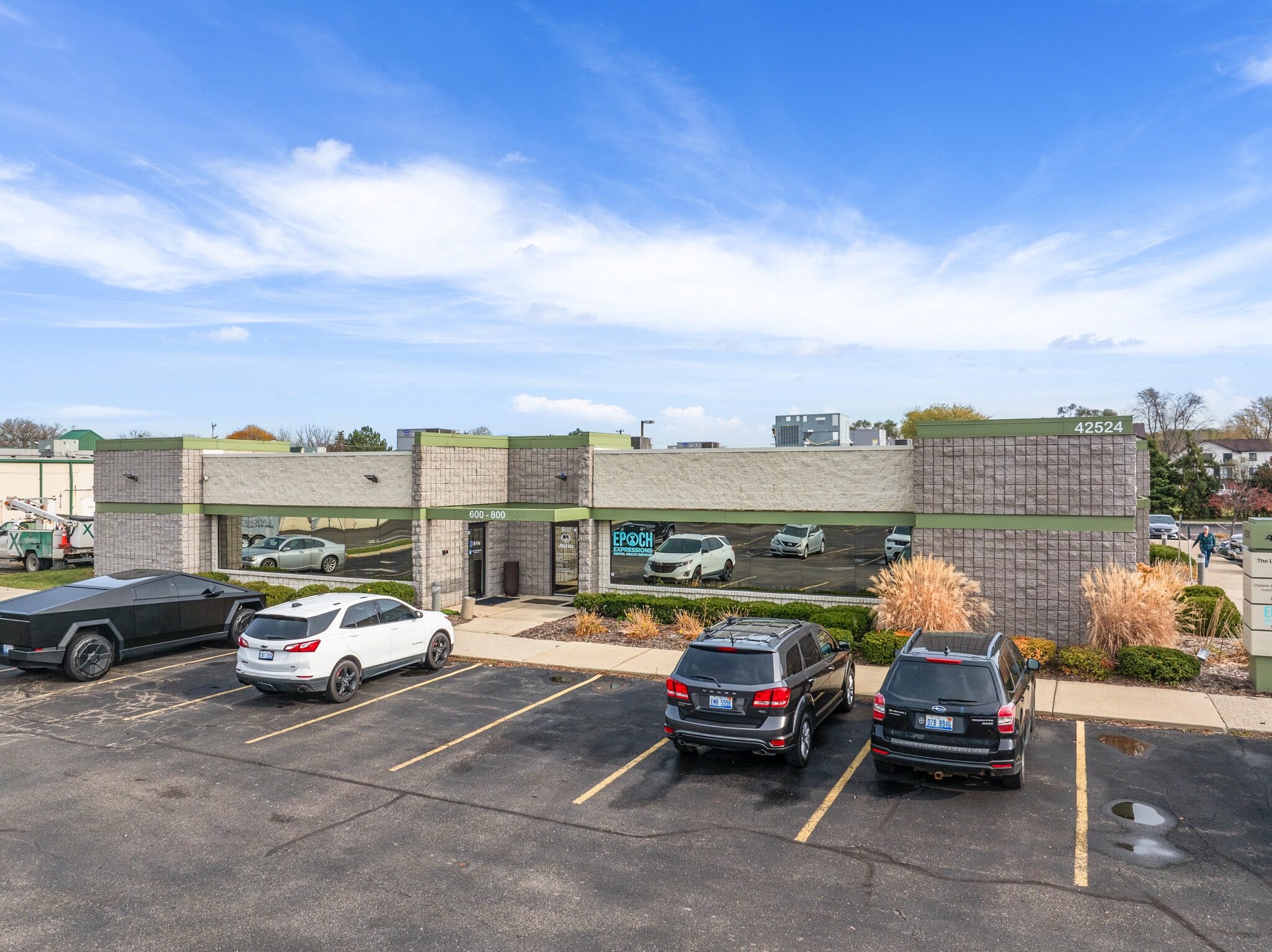 42500-42536 Hayes Rd, Clinton Township, MI for lease Building Photo- Image 1 of 4