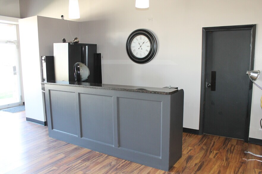 4815 Butterfield Rd, Hillside, IL à vendre - Photo du bâtiment - Image 3 de 20
