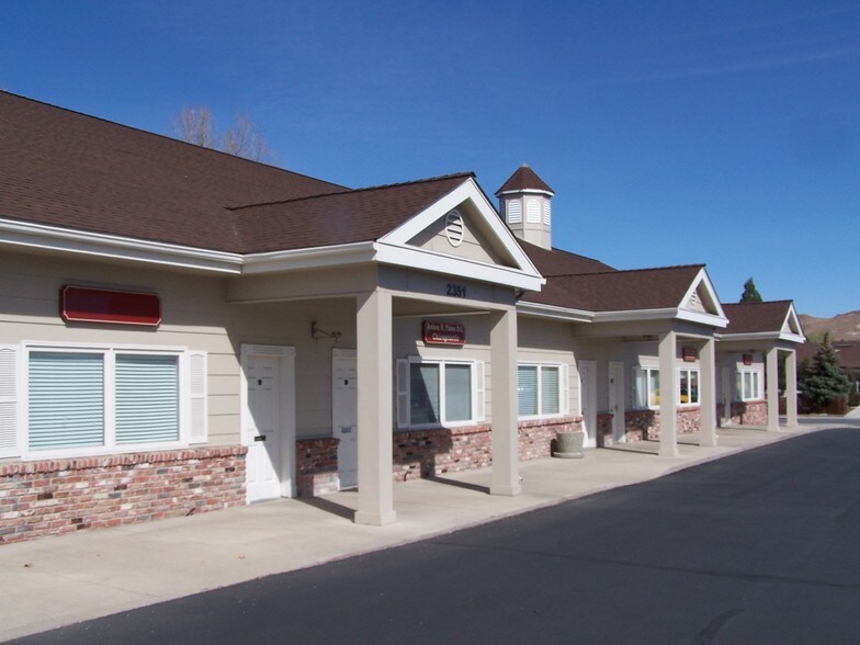 2261-2281 Pyramid Way, Sparks, NV à louer - Photo du bâtiment - Image 2 de 7