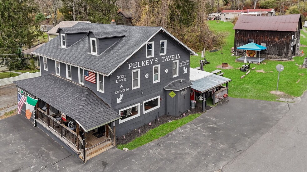 553 County Road 94, Hankins, NY à vendre - Photo du bâtiment - Image 3 de 48