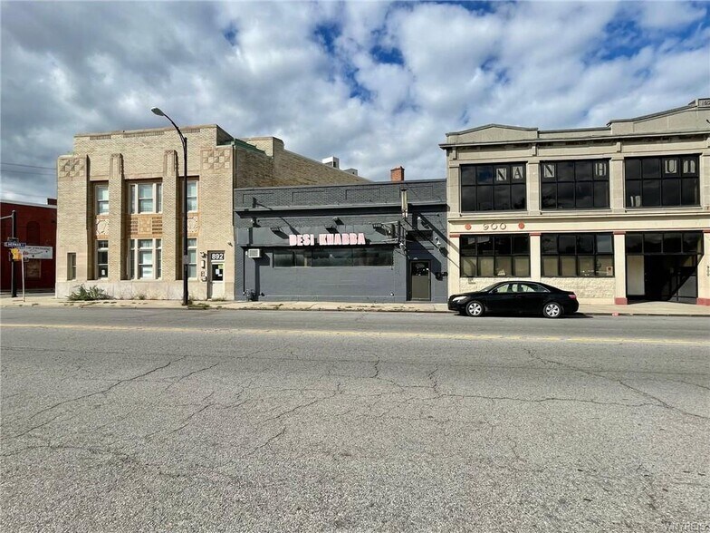 898 Genesee St, Buffalo, NY à louer - Photo du bâtiment - Image 2 de 28