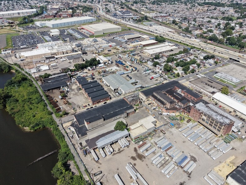 5200 Comly St, Philadelphia, PA for lease - Building Photo - Image 1 of 3