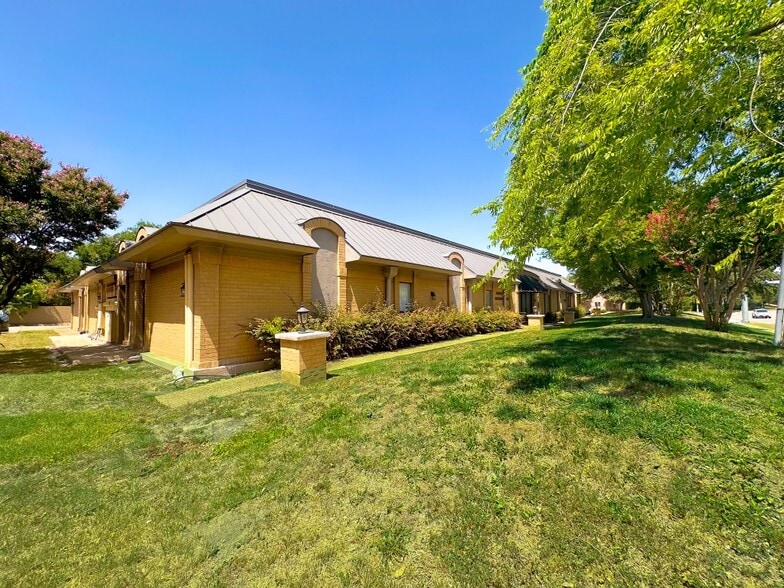 600 W Campbell Rd, Richardson, TX à vendre - Photo du bâtiment - Image 2 de 6