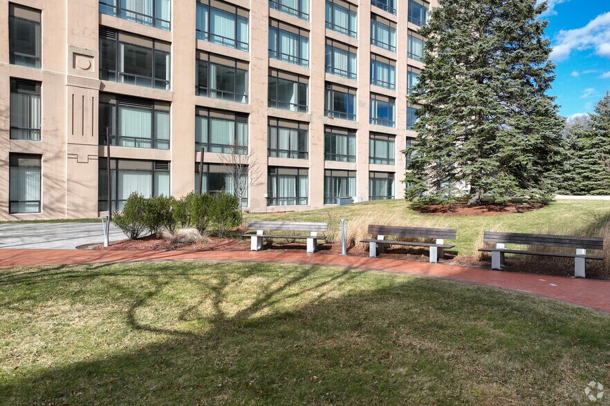 300 Brickstone Sq, Andover, MA à louer - Photo du bâtiment - Image 2 de 5