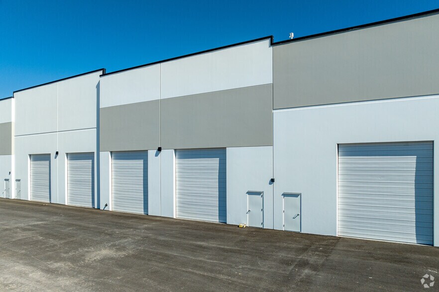 593-689 N Saratoga Rd, Saratoga Springs, UT à louer - Photo du bâtiment - Image 2 de 22