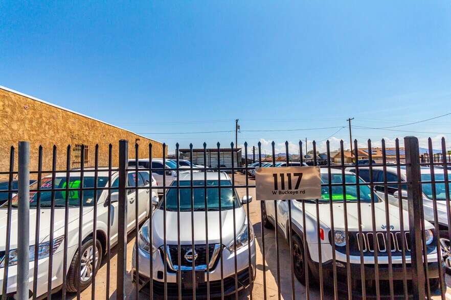 1117 W Buckeye Rd, Phoenix, AZ à vendre - Photo du bâtiment - Image 2 de 32