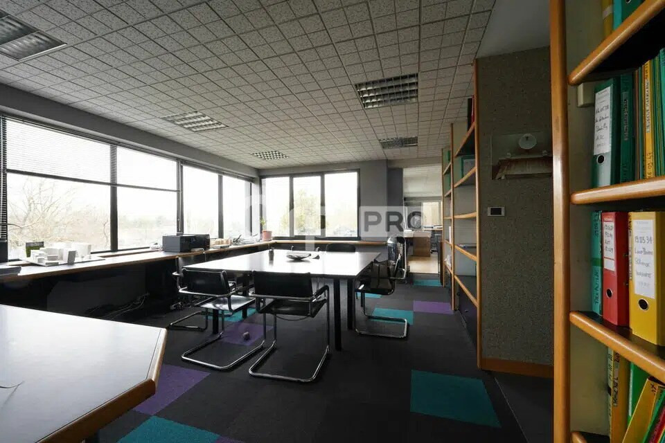 Office in Lissieu for sale Interior Photo- Image 1 of 10