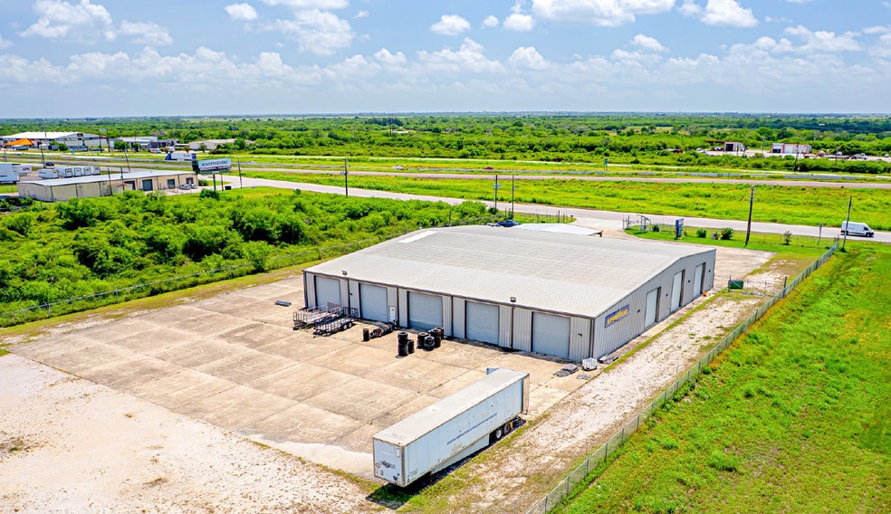 9007 N US Hwy 59, Victoria, TX for sale - Building Photo - Image 1 of 7