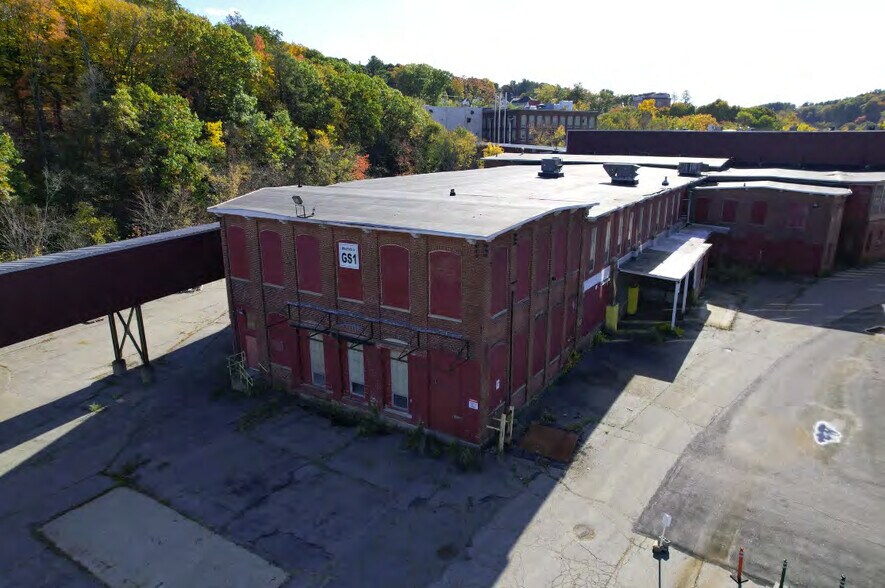 3R Green St, Clinton, MA à vendre - Photo du bâtiment - Image 2 de 5