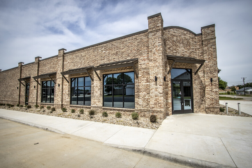 203 N Main St, Joshua, TX for sale - Building Photo - Image 1 of 1