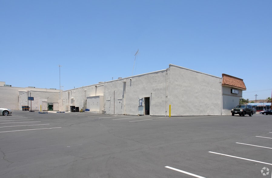 9608-9640 Carlton Hills Blvd, Santee, CA for lease - Building Photo - Image 2 of 3