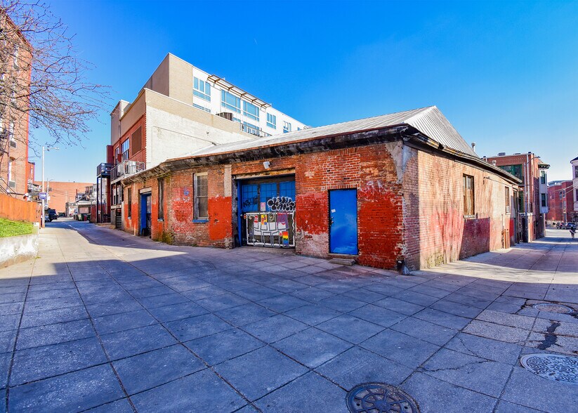 2412 18th St NW, Washington, DC à vendre - Photo du bâtiment - Image 3 de 4